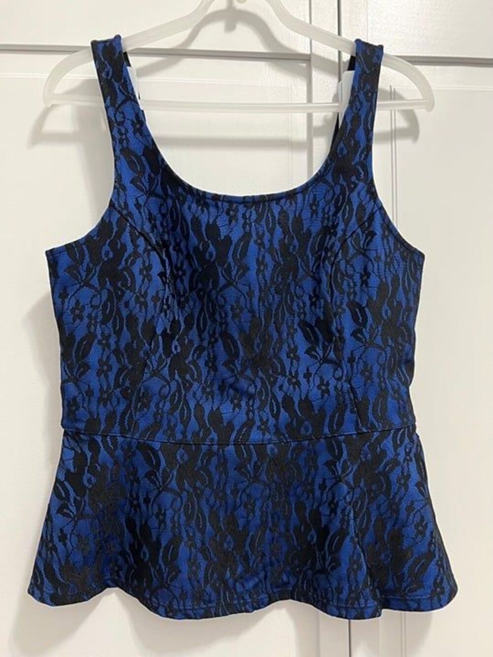 Express Women’s Sleeveless Lace Peplum Top (S)